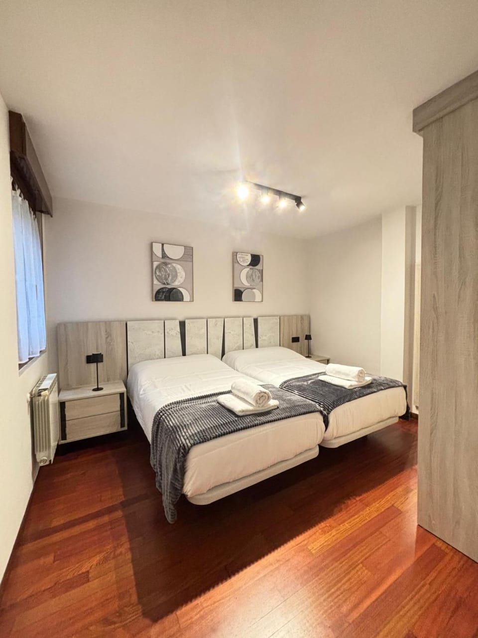 Parque Riera, 1 Plaza garaje Apartment in Cangas de Onís