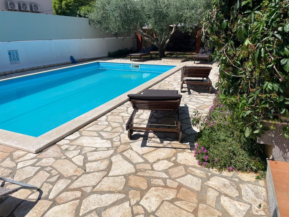 Fabris Apartments with pool and top location near sea Apartment in Novigrad