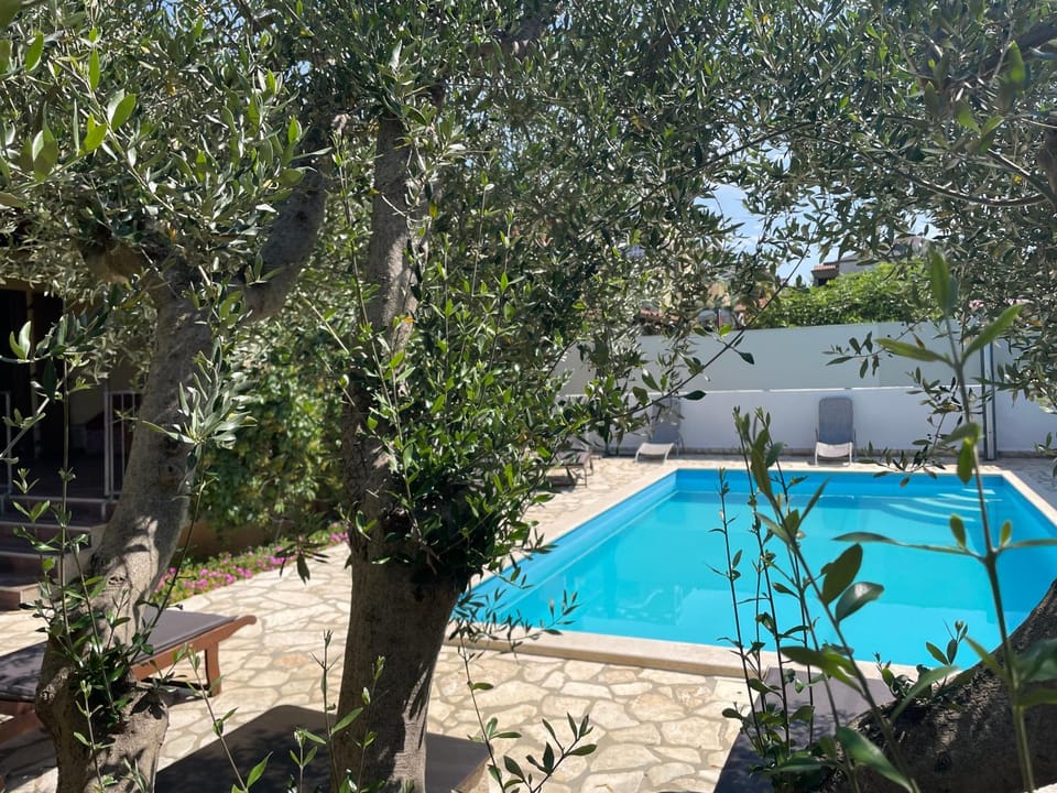 Fabris Apartments with pool and top location near sea Apartment in Novigrad