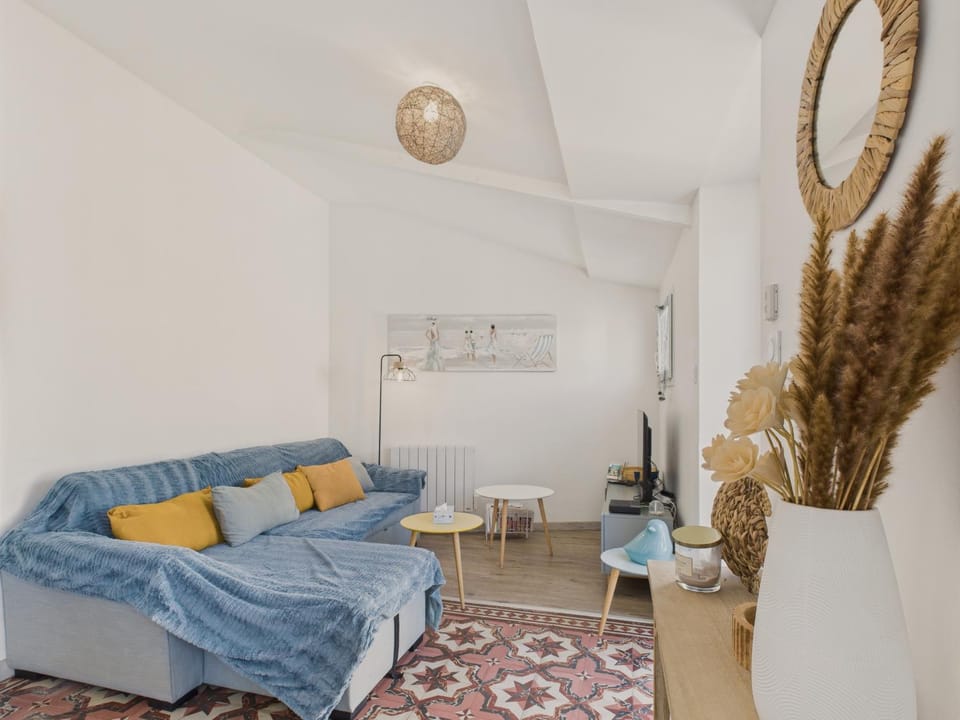 Communal lounge/ TV room, Living room