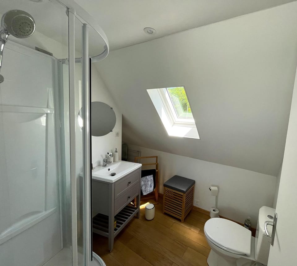 Property building, Bathroom, Living room