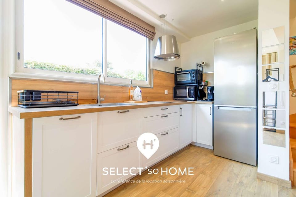 Property logo or sign, Kitchen or kitchenette, dishwasher, oven, pet friendly, stove, toaster