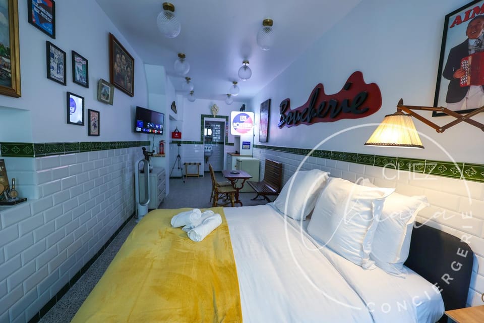Paris Retro Bistro Escape Authentic & Cozy Apartment in Paris