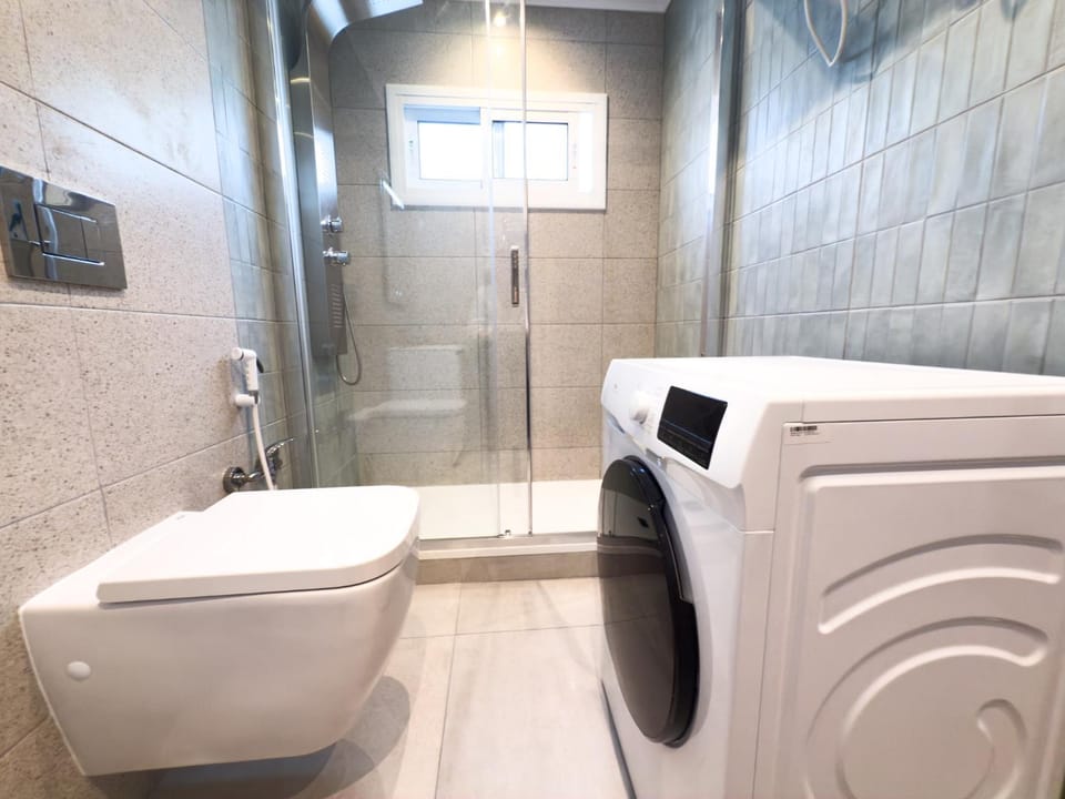 104 - Beachside Renovated 1BR apt 5 min from Beach Apartment in Cambrils