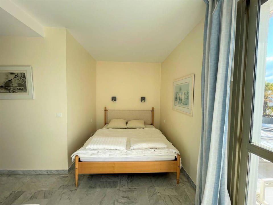 ST-30 Studio climatisé en dernier étage avec piscine en résidence Apartment in Mandelieu-La Napoule