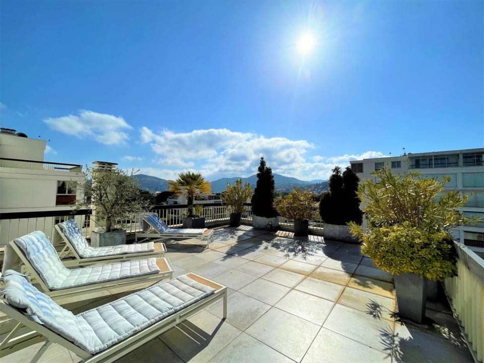 ST-30 Studio climatisé en dernier étage avec piscine en résidence Apartment in Mandelieu-La Napoule