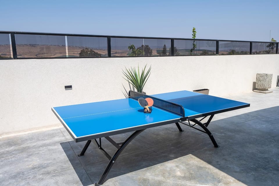 Table tennis