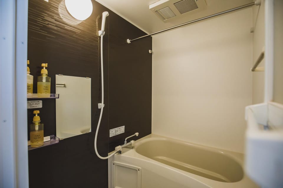 Bathroom, Internal: Not applicable to any particular room