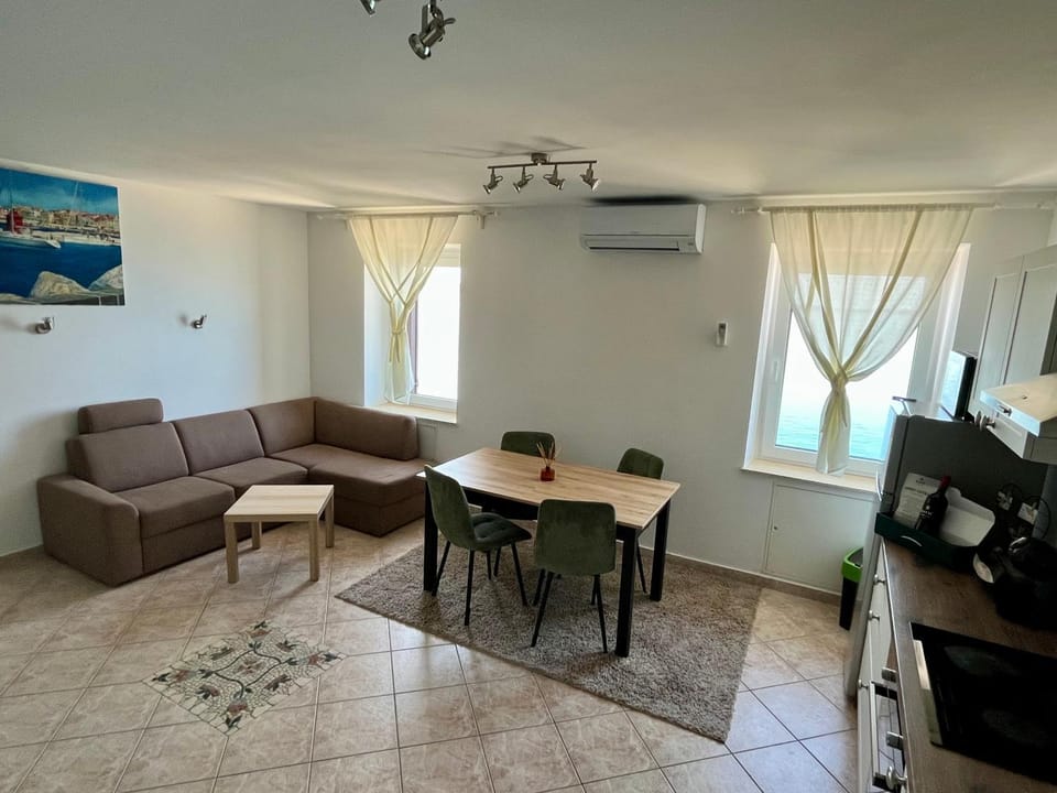 Blue Coast Ivo Apartment in Piran