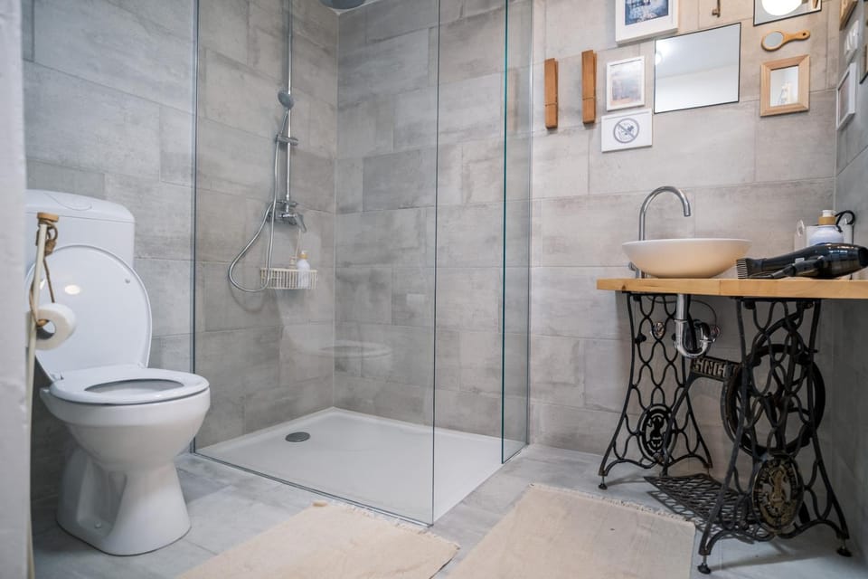 Shower, Toilet, Bathroom
