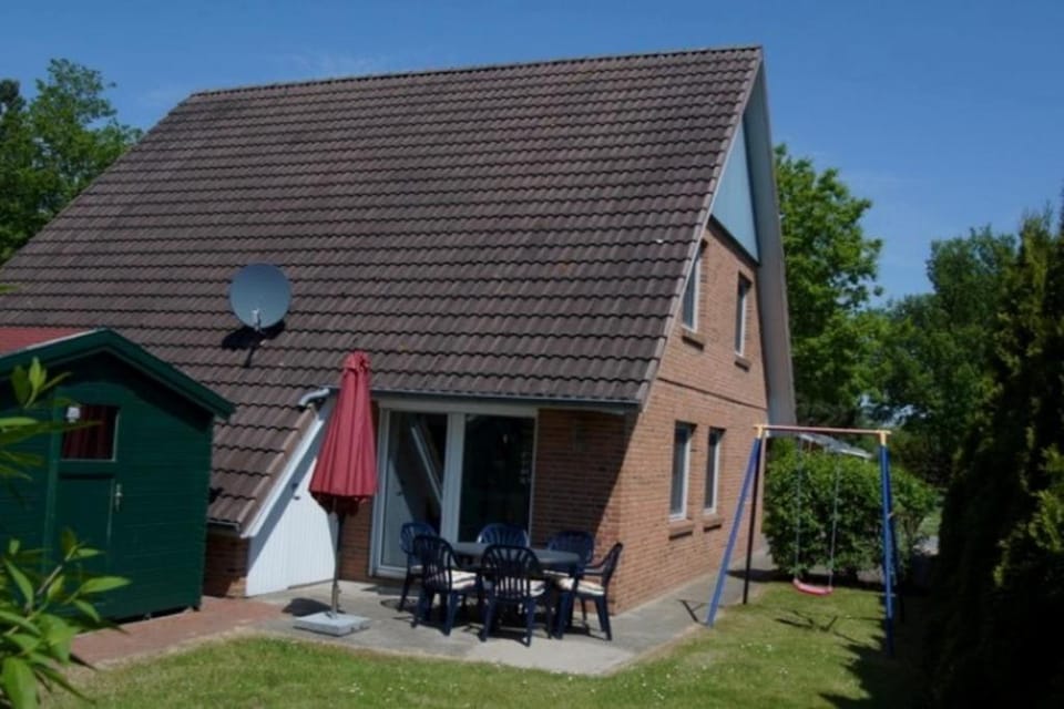 Property building, Garden, Balcony/Terrace, Garden view