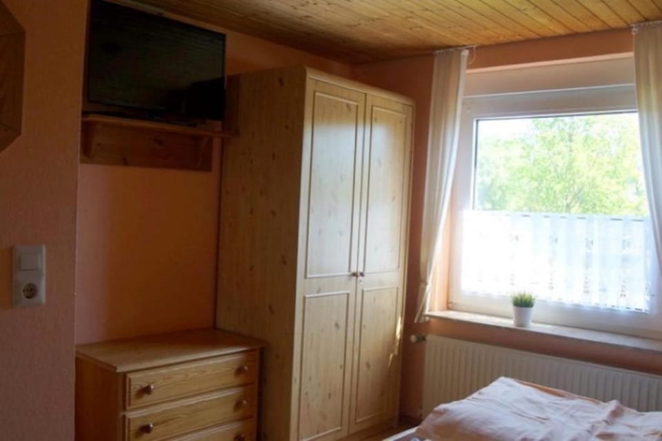 Bedroom, wardrobe