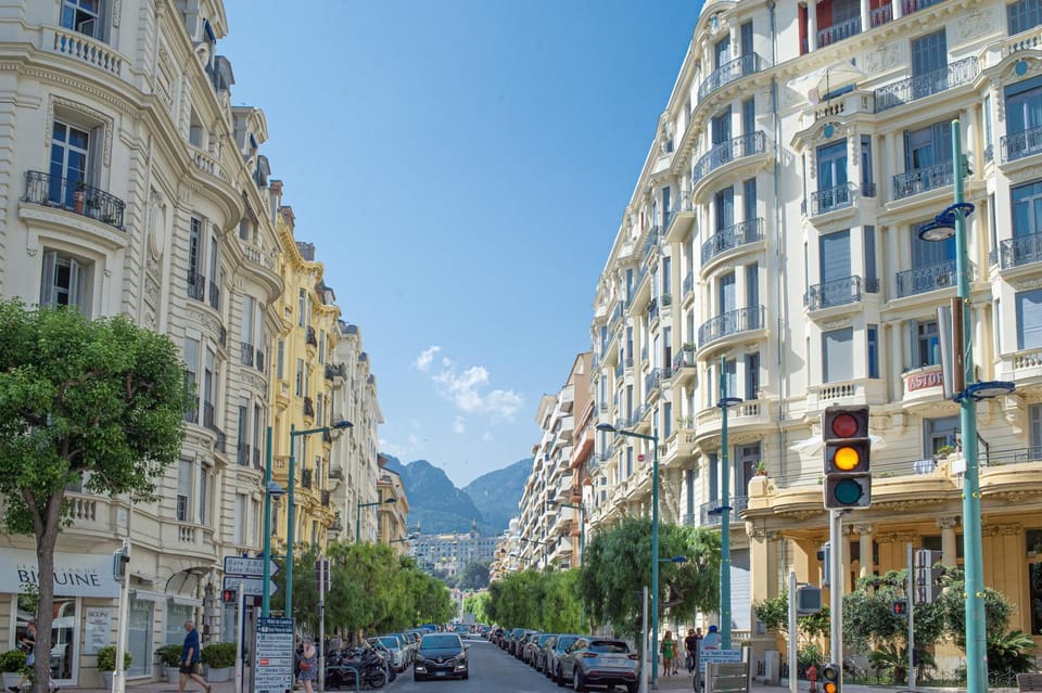 Property building, Neighbourhood, Natural landscape, City view
