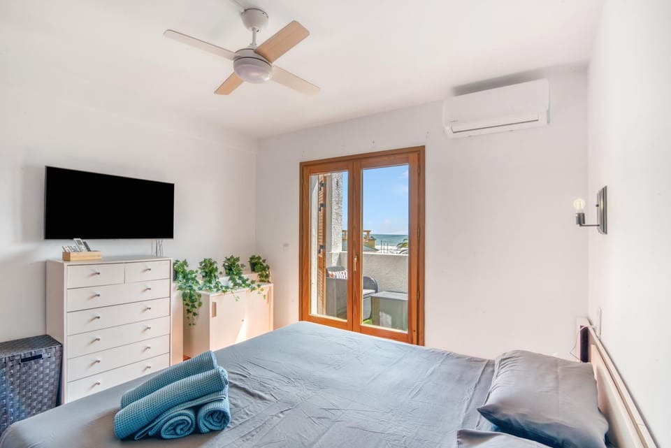 Living room, Bedroom