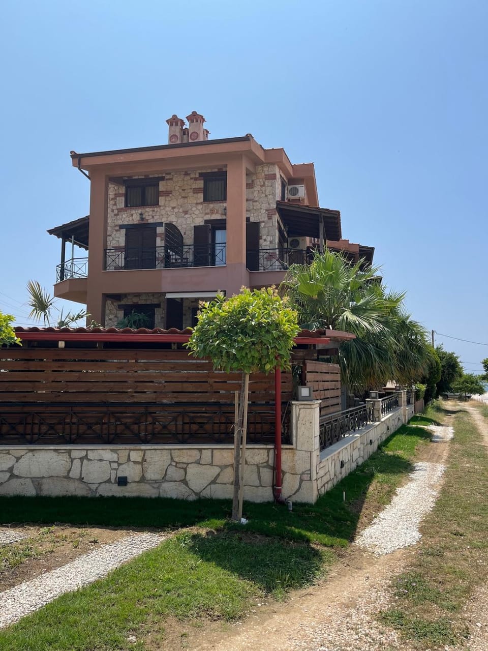 Property building, Day