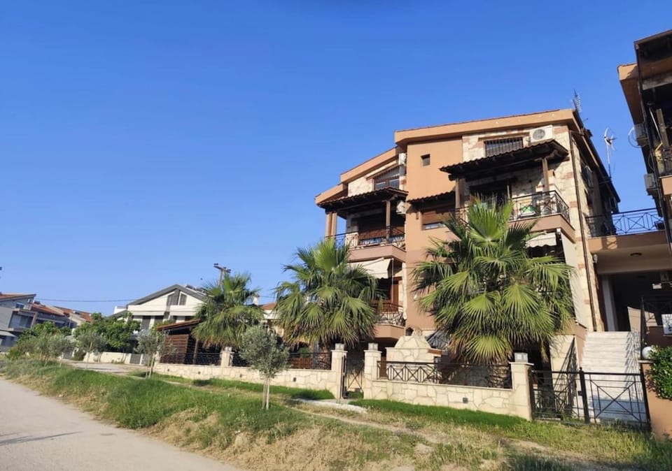 Property building, Day