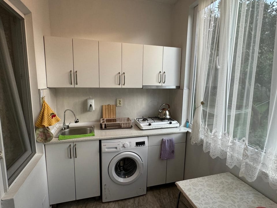 Coffee/tea facilities, Kitchen or kitchenette, oven, washing machine