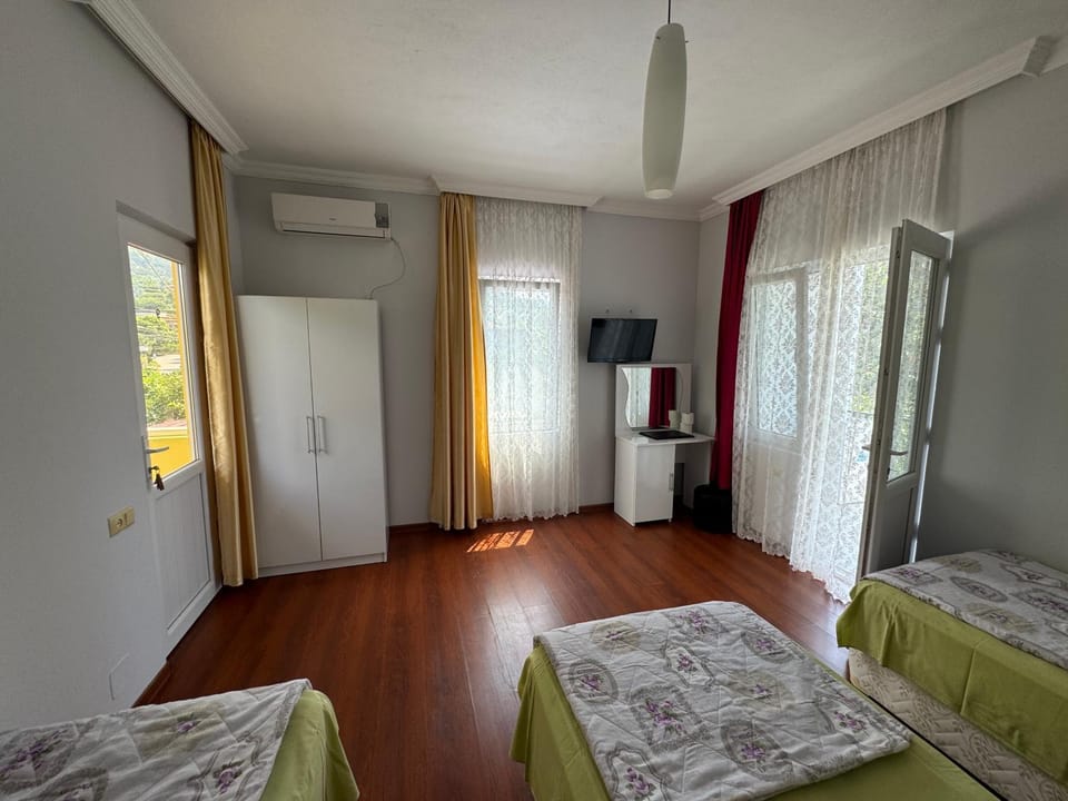 Twins Hotel Bed and Breakfast in Batumi