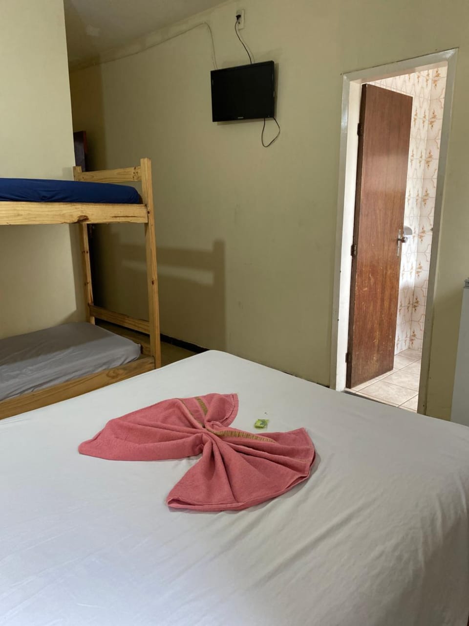 Hotel econômico no centro para 4 pessoas Capsule hotel in State of Minas Gerais, Brazil