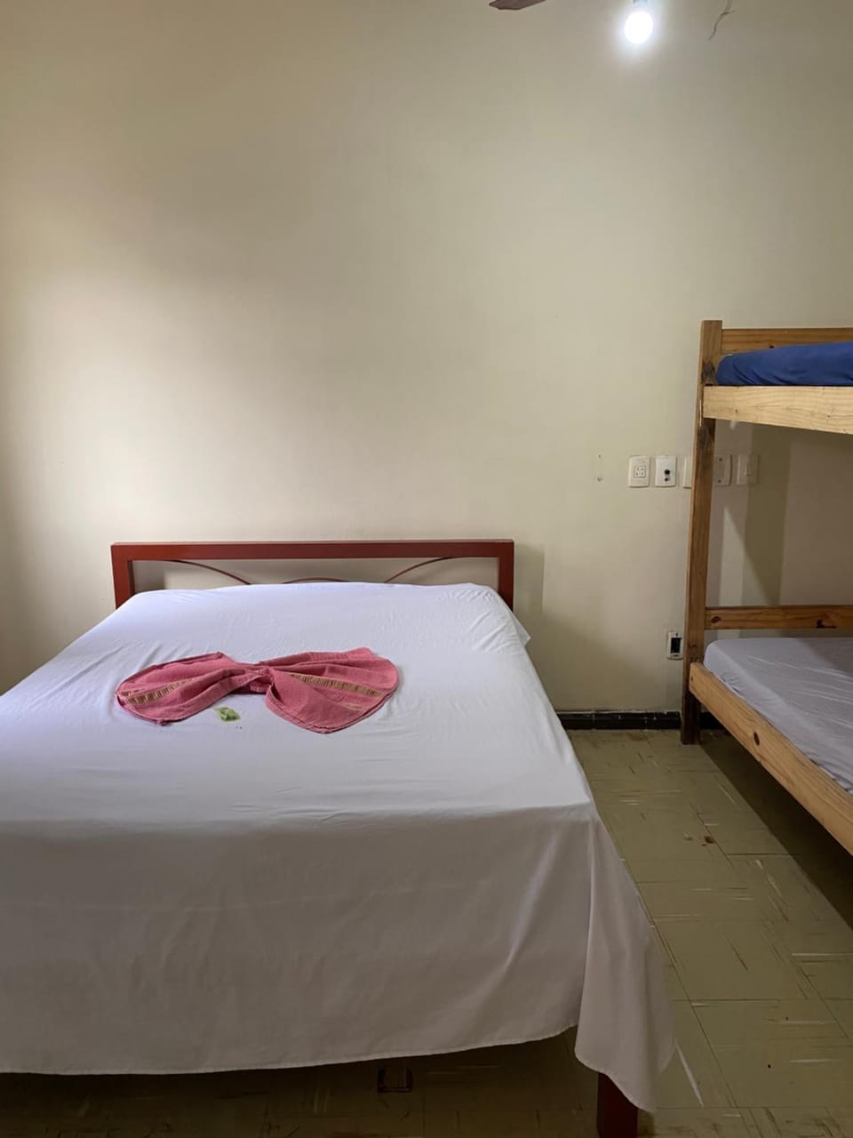 Hotel econômico no centro para 4 pessoas Capsule hotel in State of Minas Gerais, Brazil
