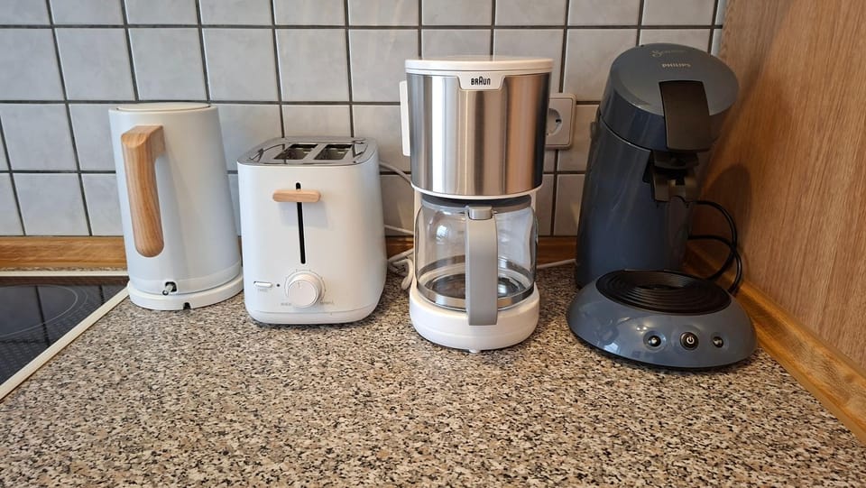 Coffee/tea facilities, Kitchen or kitchenette, toaster
