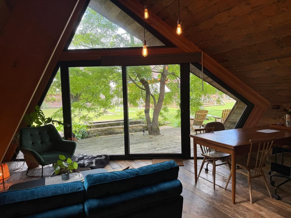 Patio, View (from property/room), Living room, Seating area, Dining area