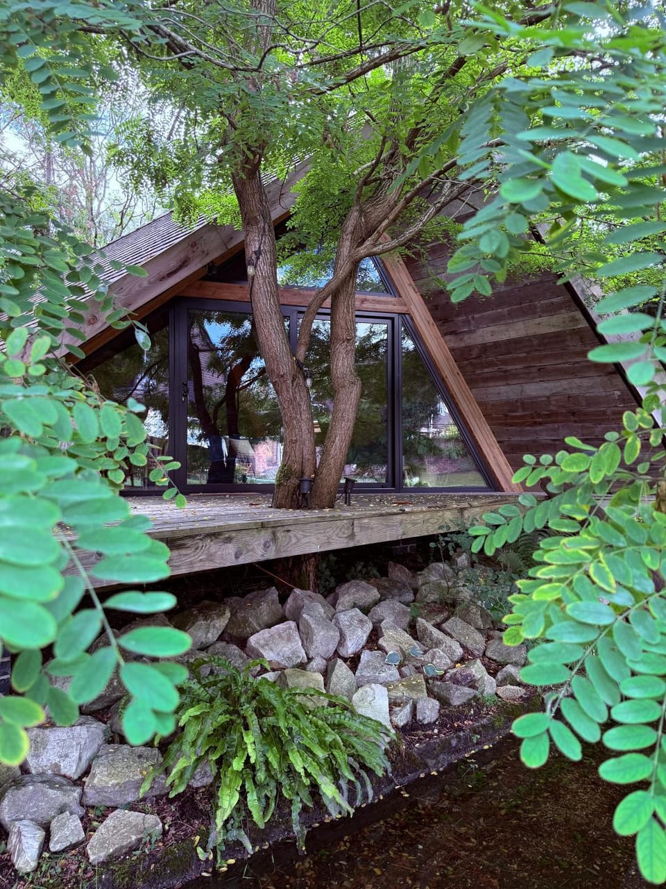 Property building, Natural landscape, Balcony/Terrace, River view