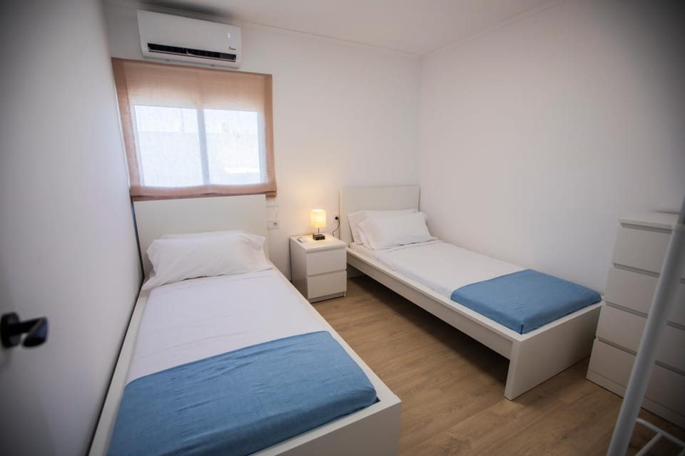 108 - Beachside Renovated 1BR apt 5 min from Beach Apartment in Cambrils