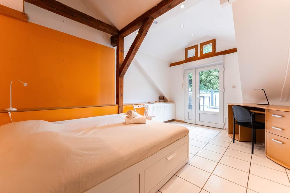 Bed, Bedroom