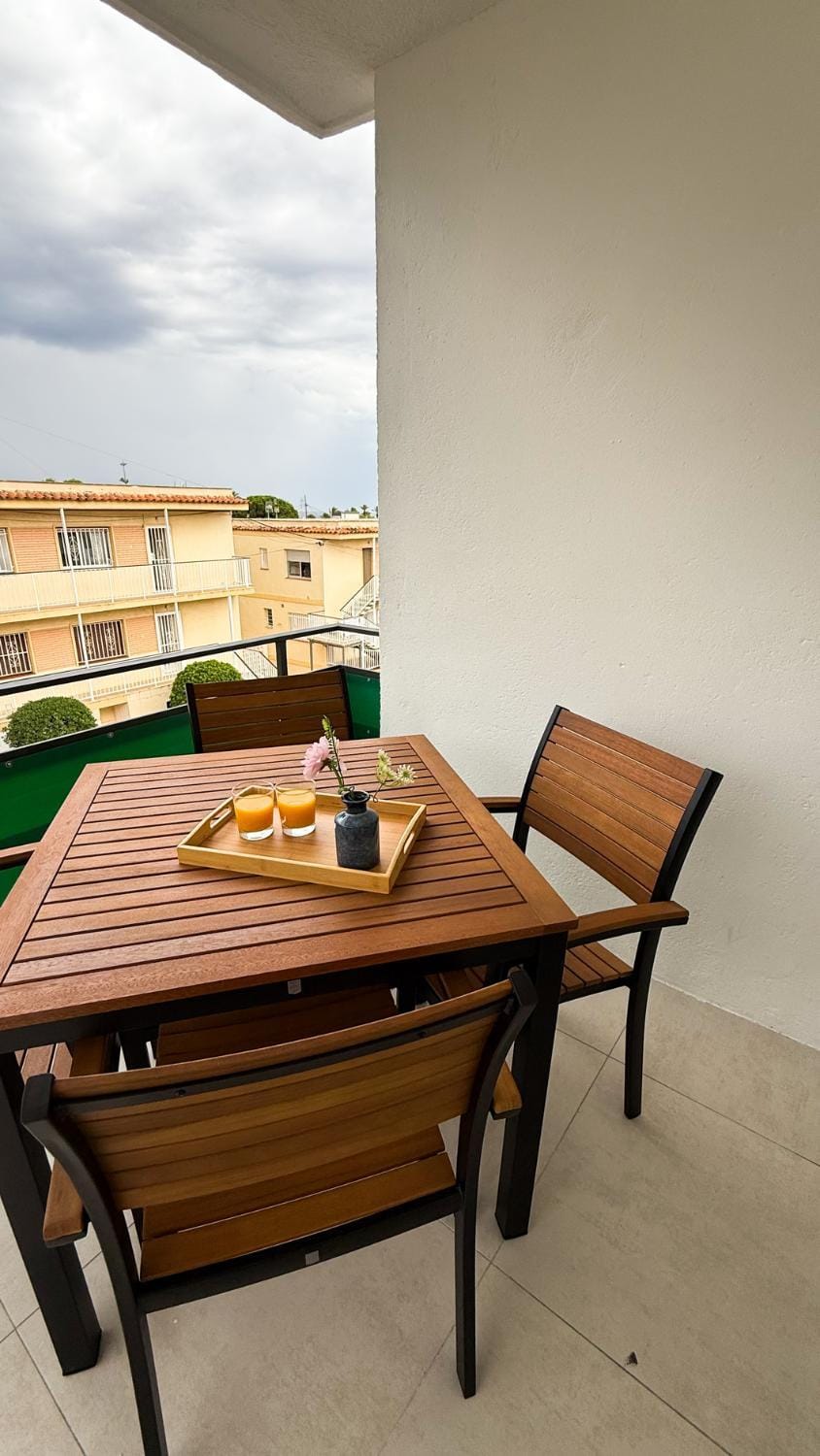 109 - Beachside Renovated 1BR apt 5 min from Beach Apartment in Cambrils