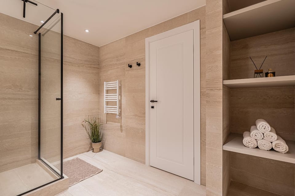 Shower, Bathroom, towels