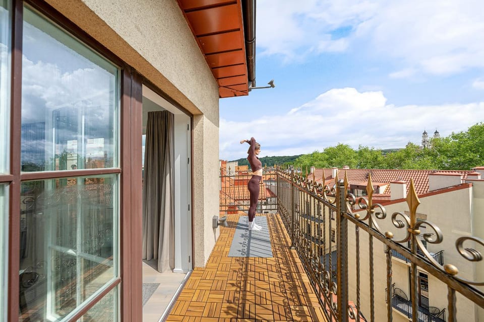 Property building, Day, View (from property/room), Balcony/Terrace