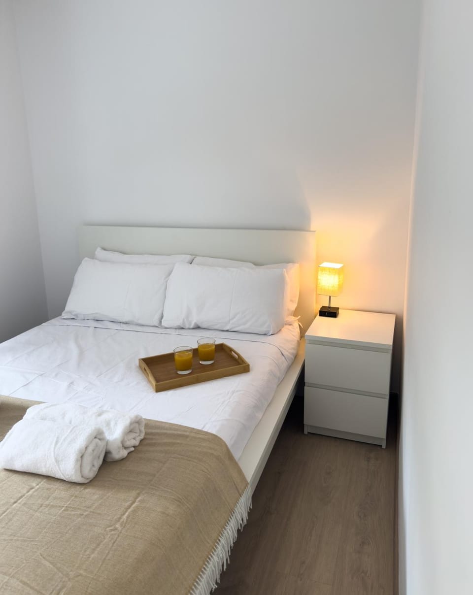 111 - Beachside Renovated 1BR apt 5 min from Beach Apartment in Cambrils