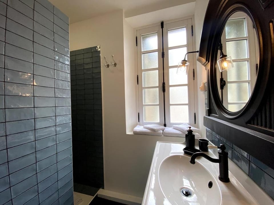 Coeur vieille ville, bord mer & plage Le Champlain Apartment in St-Malo