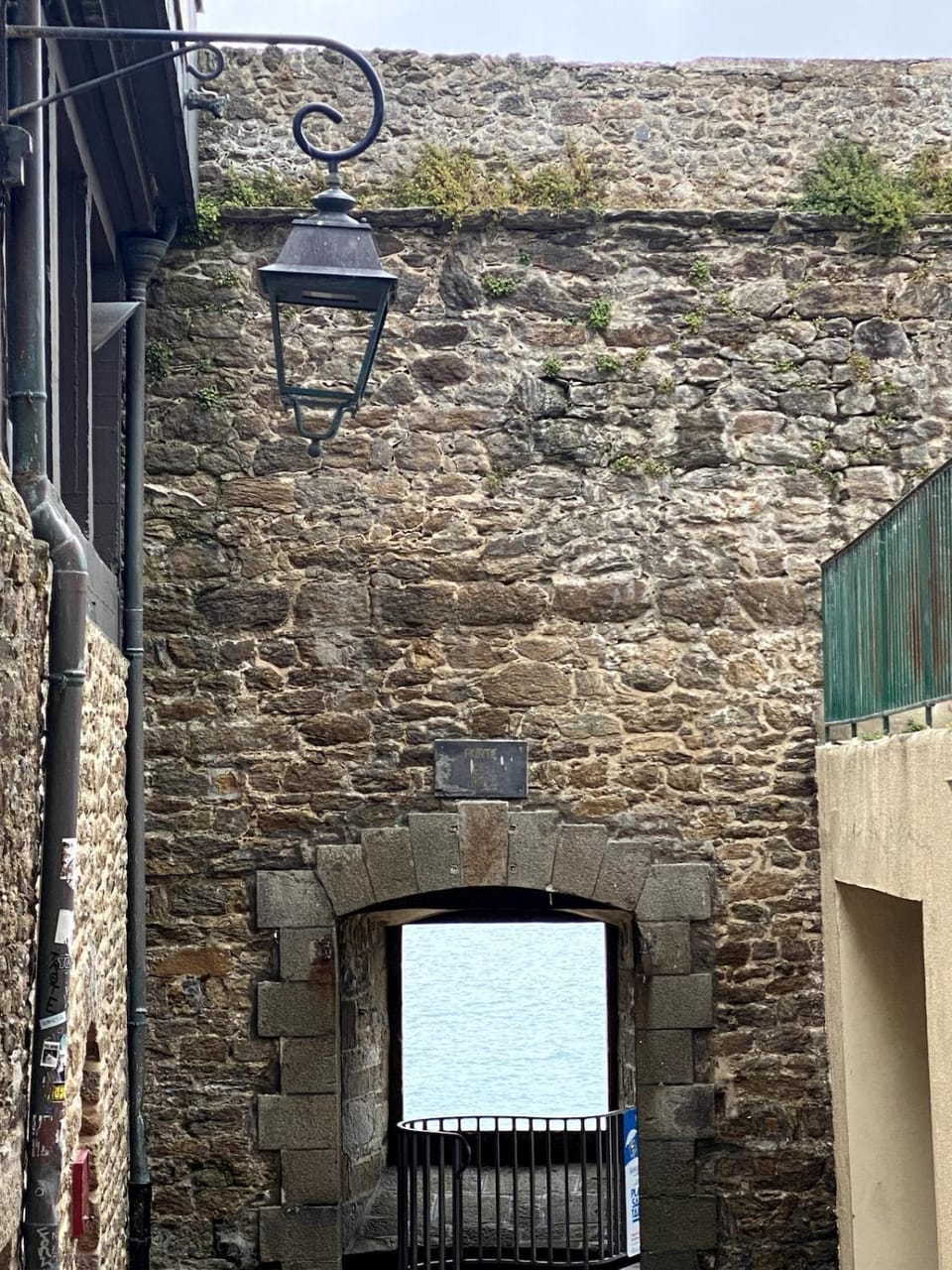 Coeur vieille ville, bord mer & plage Le Champlain Apartment in St-Malo
