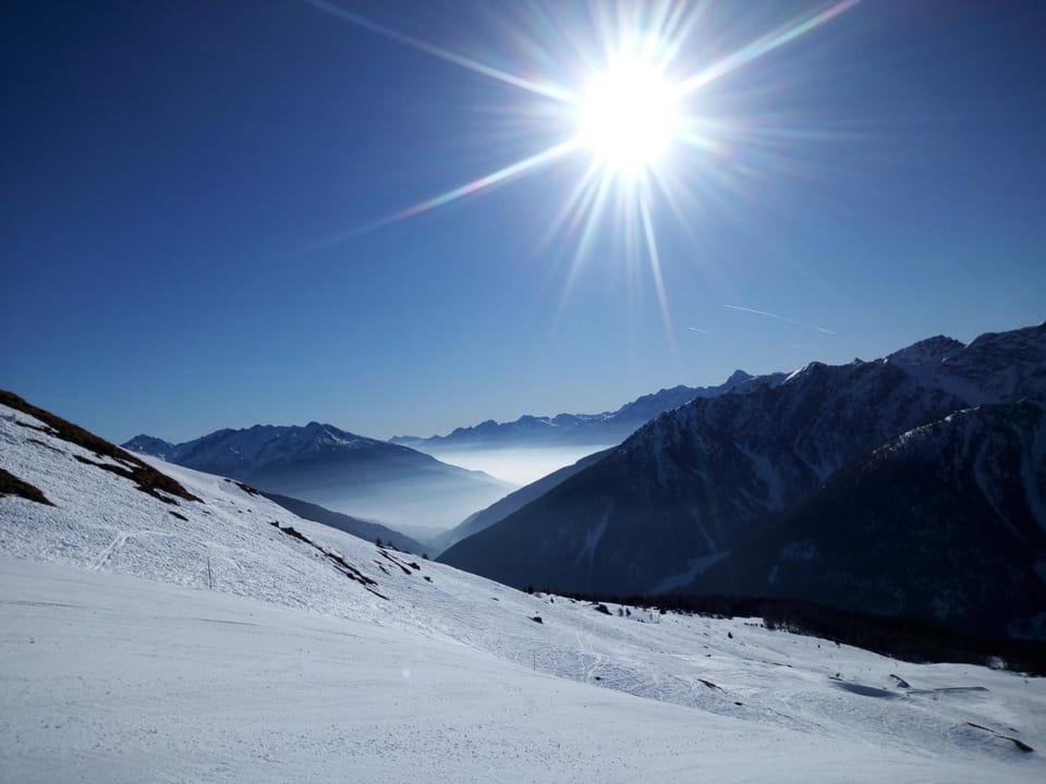 Nearby landmark, Day, Natural landscape, Winter, Mountain view