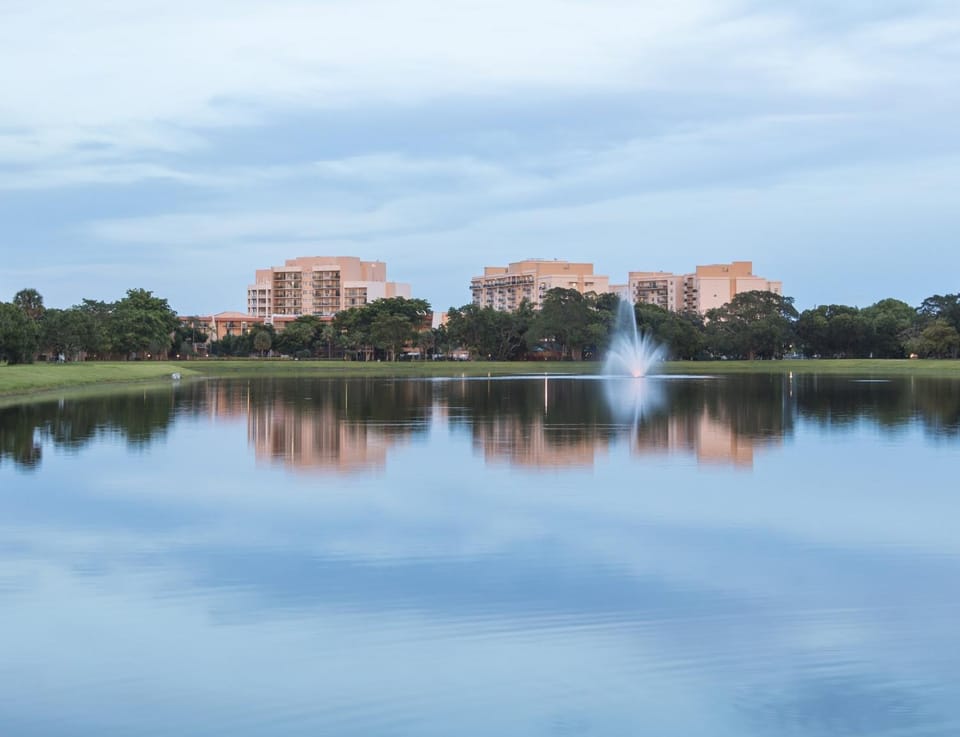 Wyndham Palm-Aire 2BR Apartment with Resort Access House in Pompano Beach