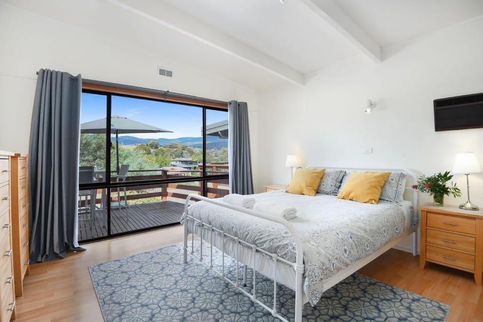 Redgum Apartment - Merrijig - Sleeps 7 Apartment in Merrijig