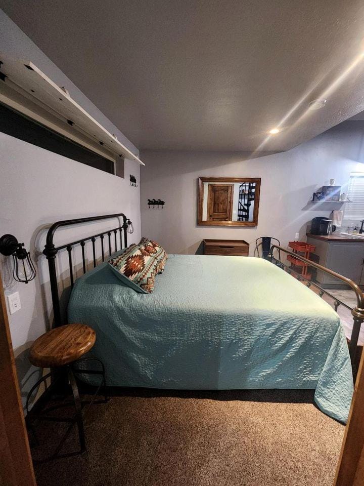 Brand New, Modern Country Cabin near Bryce Canyon National Park, Utah Cabin in Cannonville