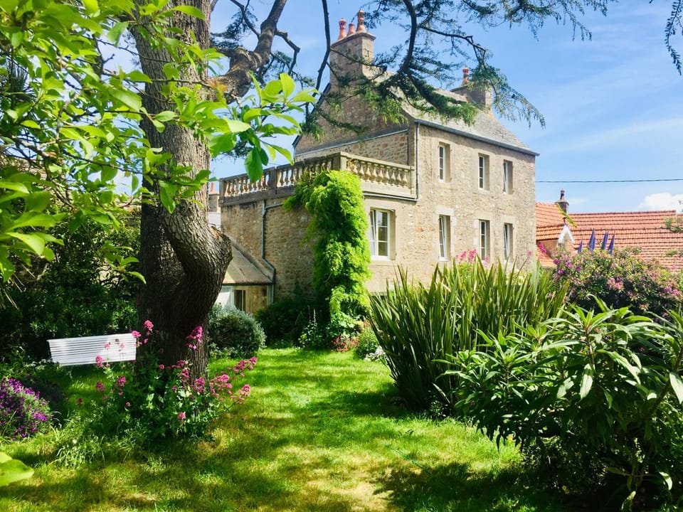 Les jardins du Tôt Bed and Breakfast in Normandy