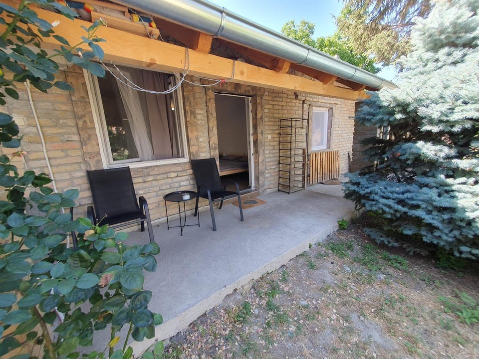 Property building, View (from property/room), Balcony/Terrace, Balcony/Terrace, Garden view