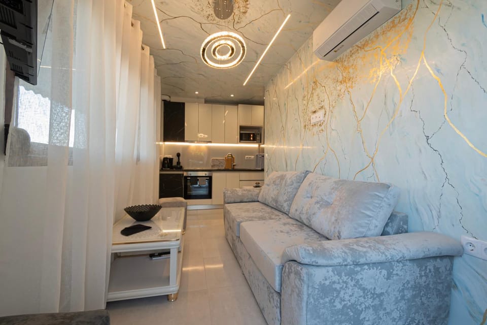 TV and multimedia, Living room, Seating area, air conditioner