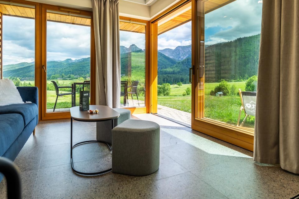 Natural landscape, Bedroom, Mountain view