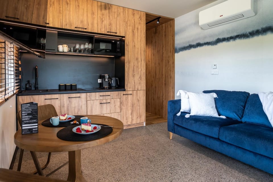 Kitchen or kitchenette, Living room, Seating area
