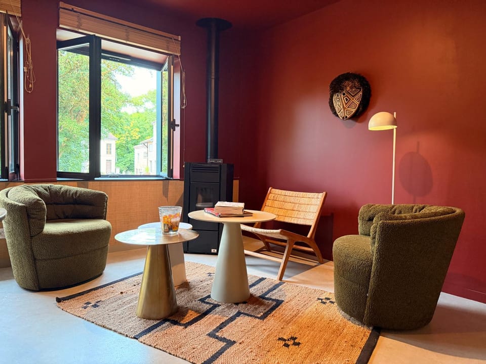 Living room, Seating area