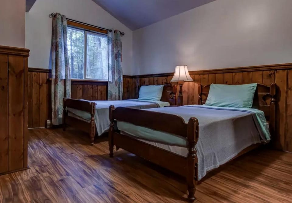 Cozy Cottage Rental with Small Private Pond in Canadensis, Pennsylvania House in Canadensis