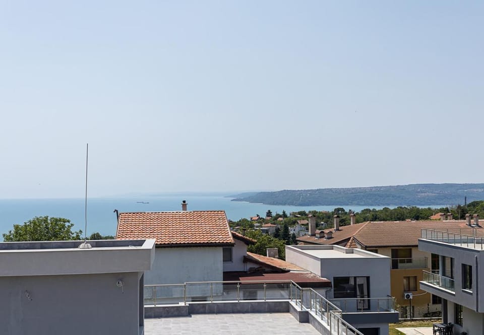 City view, Sea view
