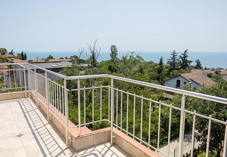 Natural landscape, View (from property/room), Balcony/Terrace, Sea view