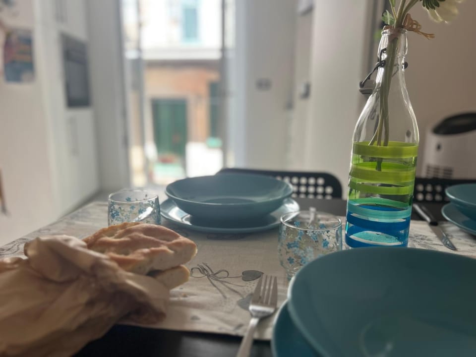 Food and drinks, Dining area