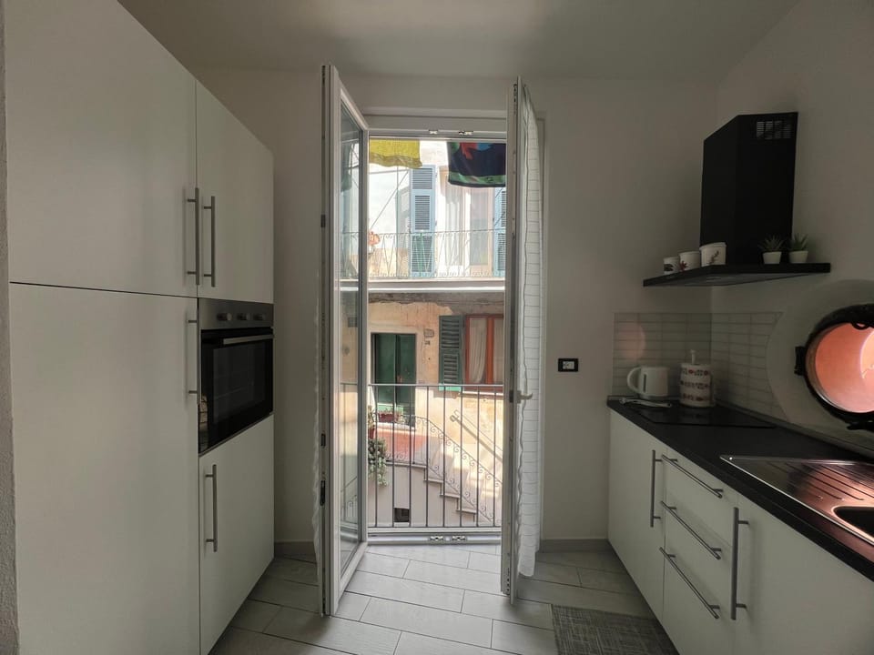 Kitchen or kitchenette, stove